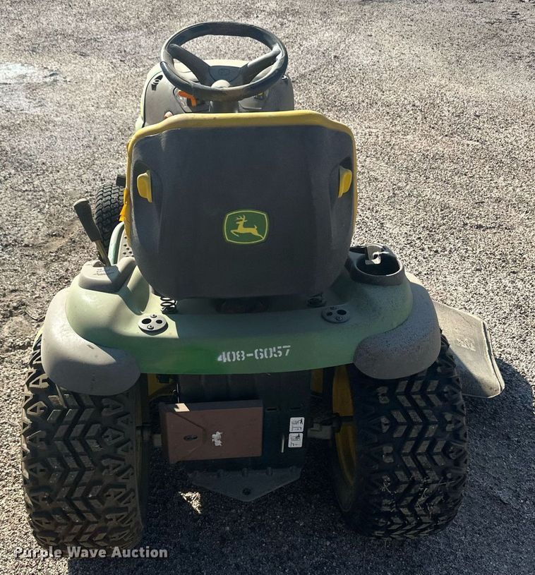image for item OC9450 2007 John Deere LA140  lawn mower