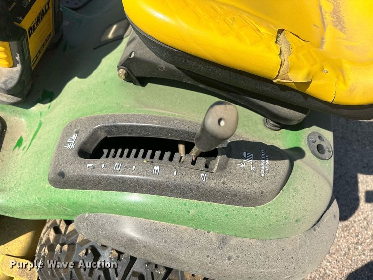 image for item OC9450 2007 John Deere LA140  lawn mower