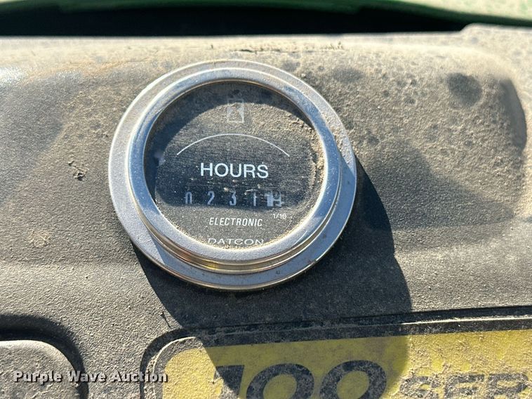 image for item OC9450 2007 John Deere LA140  lawn mower