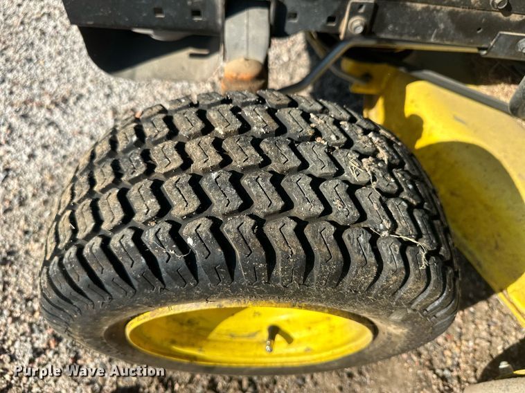 image for item OC9450 2007 John Deere LA140  lawn mower