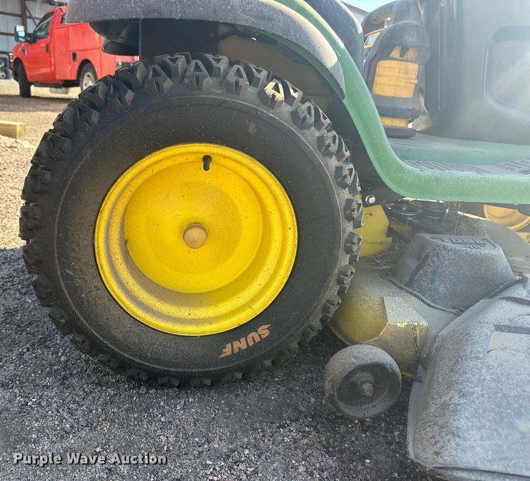 image for item OC9450 2007 John Deere LA140  lawn mower