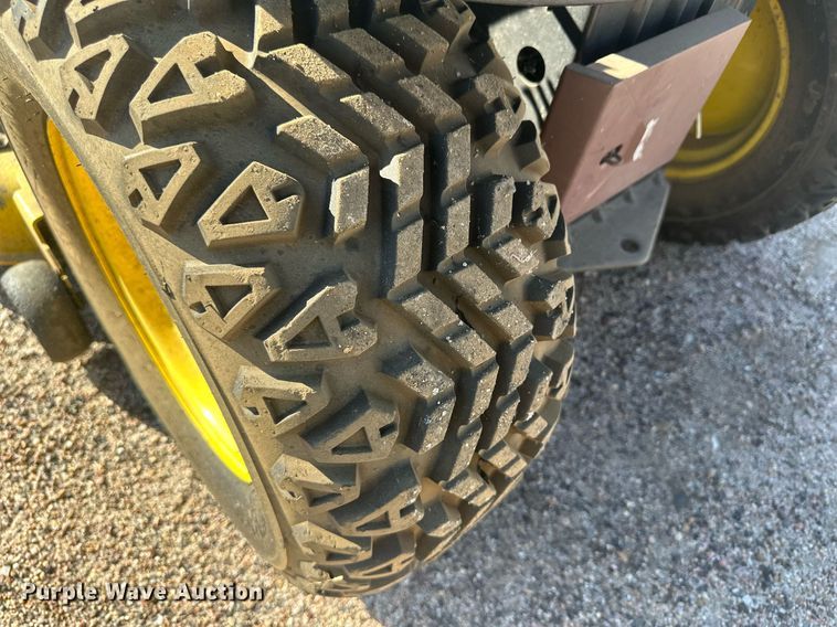 image for item OC9450 2007 John Deere LA140  lawn mower