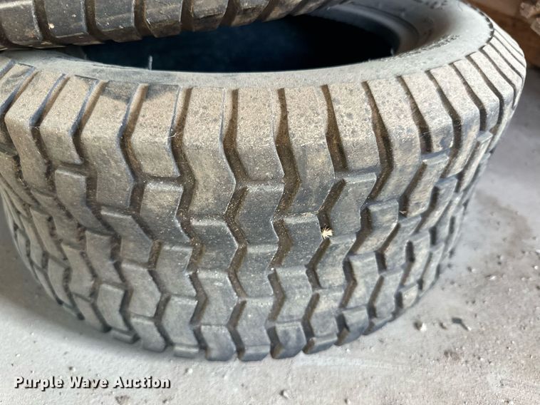 image for item OC9450 2007 John Deere LA140  lawn mower