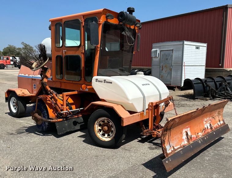 image for item OF9414 2005 Broce RJ350  broom