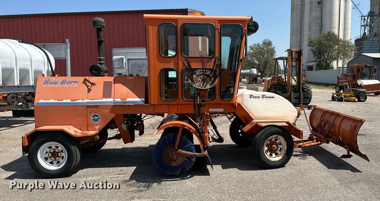 image for item OF9414 2005 Broce RJ350  broom