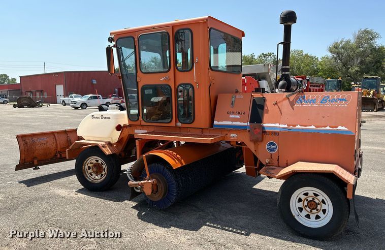 image for item OF9414 2005 Broce RJ350  broom