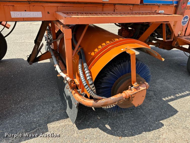 image for item OF9414 2005 Broce RJ350  broom