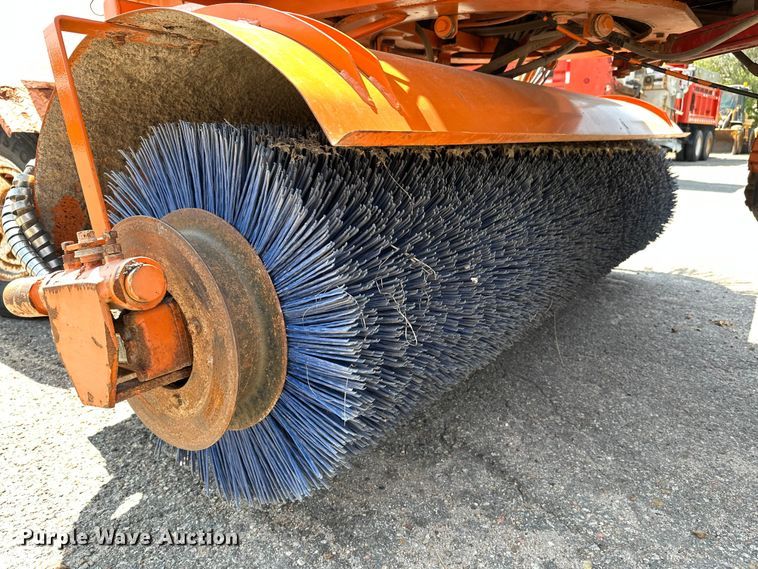 image for item OF9414 2005 Broce RJ350  broom