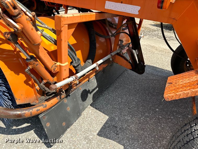 image for item OF9414 2005 Broce RJ350  broom