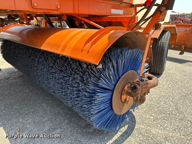 image for item OF9414 2005 Broce RJ350  broom