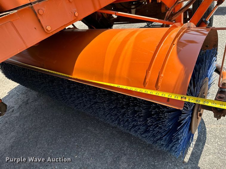 image for item OF9414 2005 Broce RJ350  broom