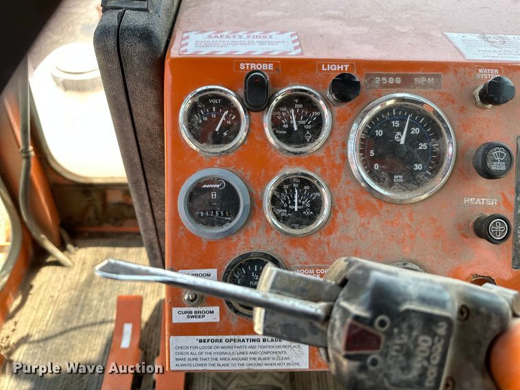 image for item OF9414 2005 Broce RJ350  broom