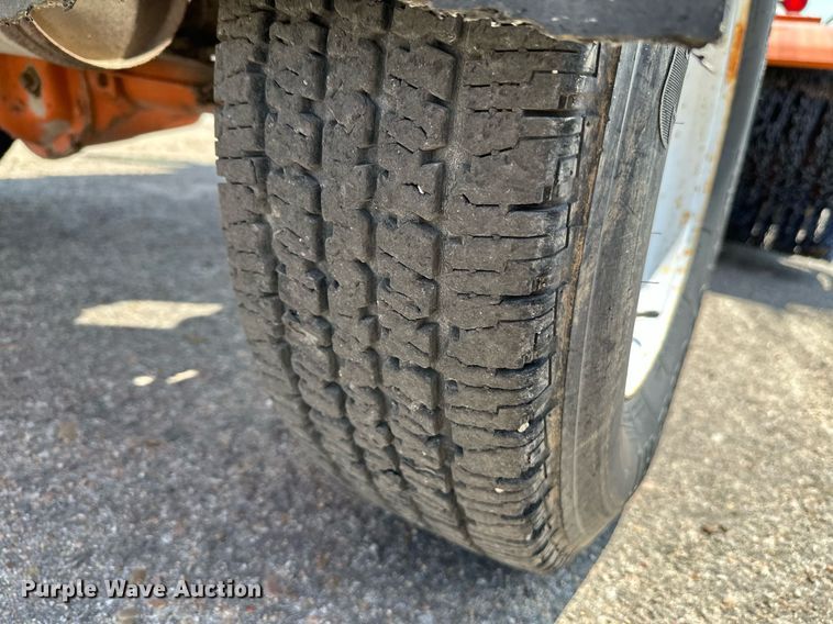 image for item OF9414 2005 Broce RJ350  broom