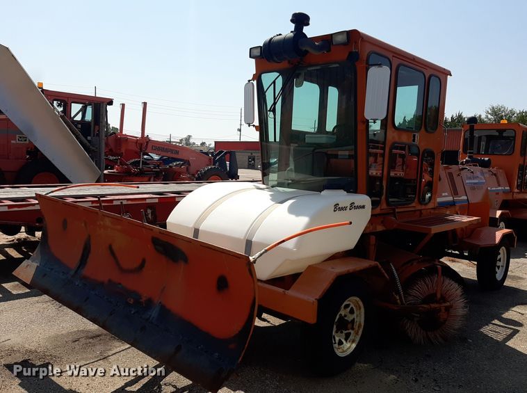 image for item OF9417 2006 Broce RJ350  broom