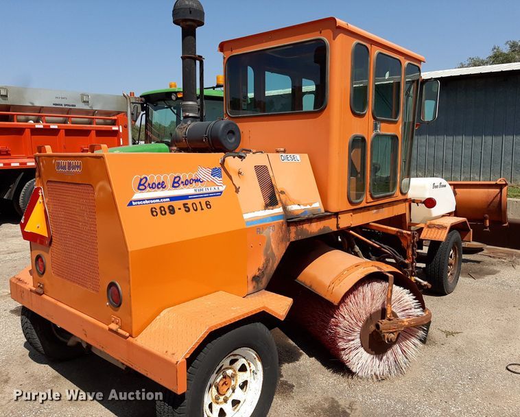 image for item OF9417 2006 Broce RJ350  broom