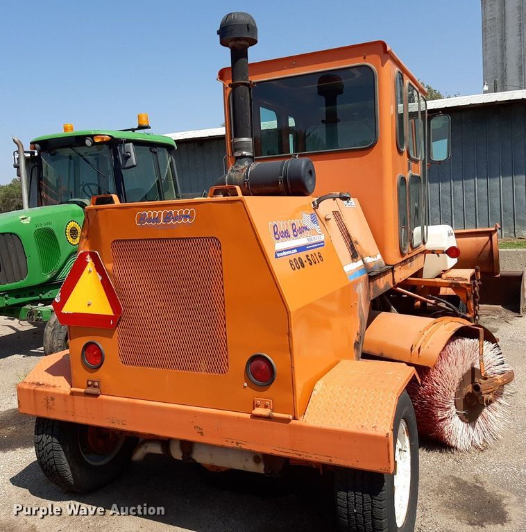 image for item OF9417 2006 Broce RJ350  broom