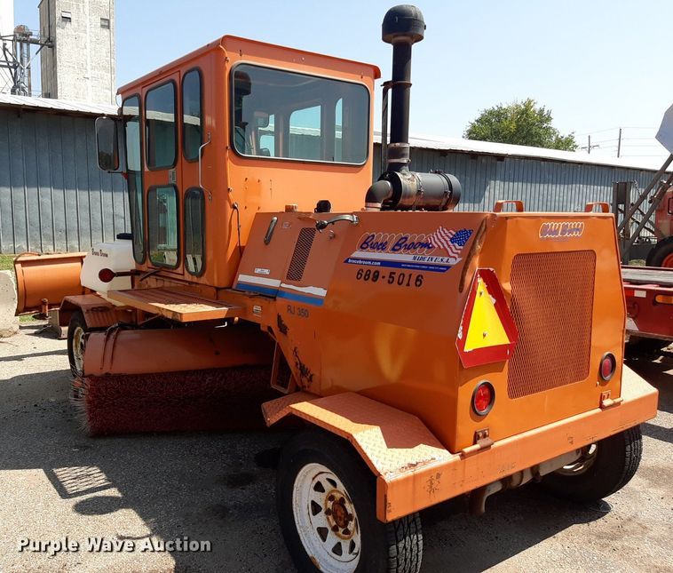 image for item OF9417 2006 Broce RJ350  broom