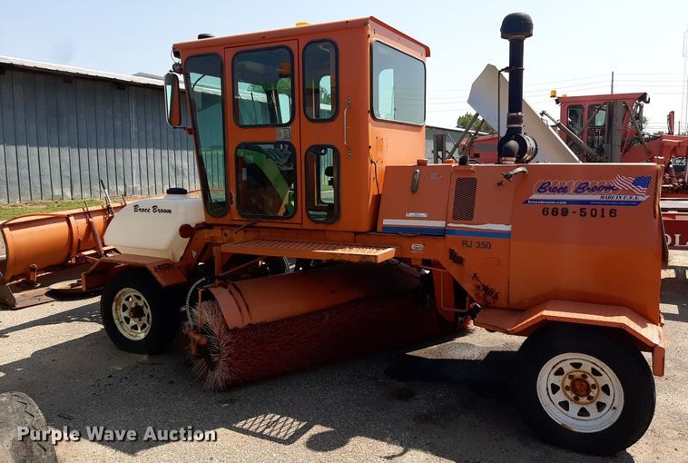 image for item OF9417 2006 Broce RJ350  broom