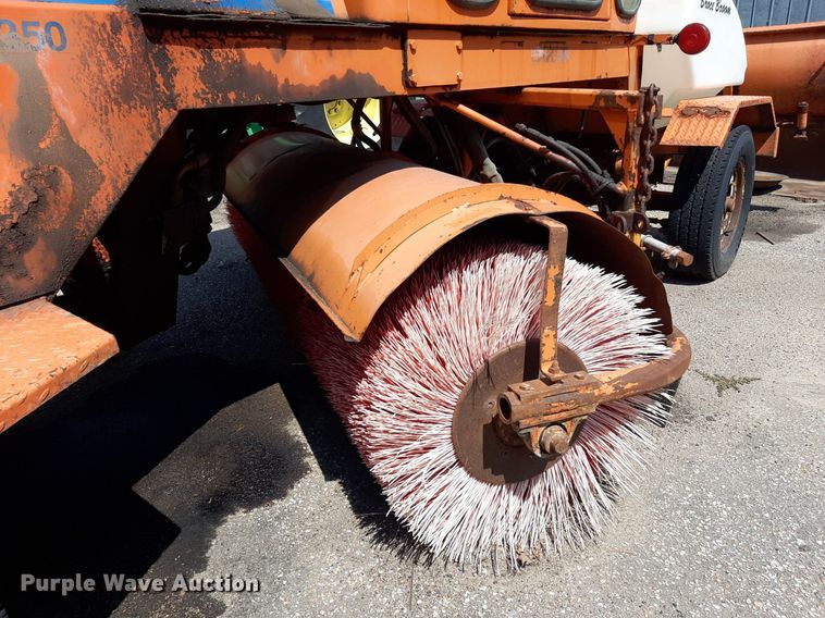 image for item OF9417 2006 Broce RJ350  broom