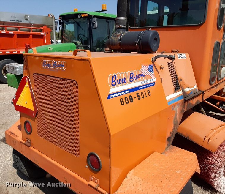 image for item OF9417 2006 Broce RJ350  broom