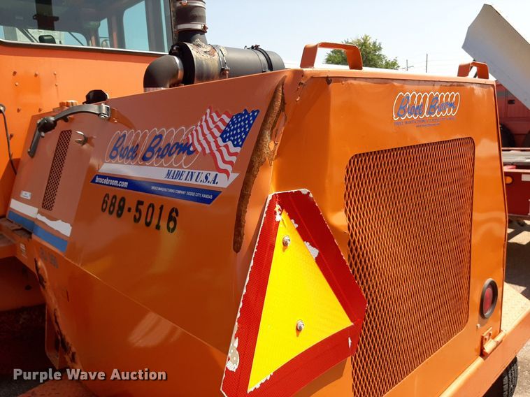 image for item OF9417 2006 Broce RJ350  broom