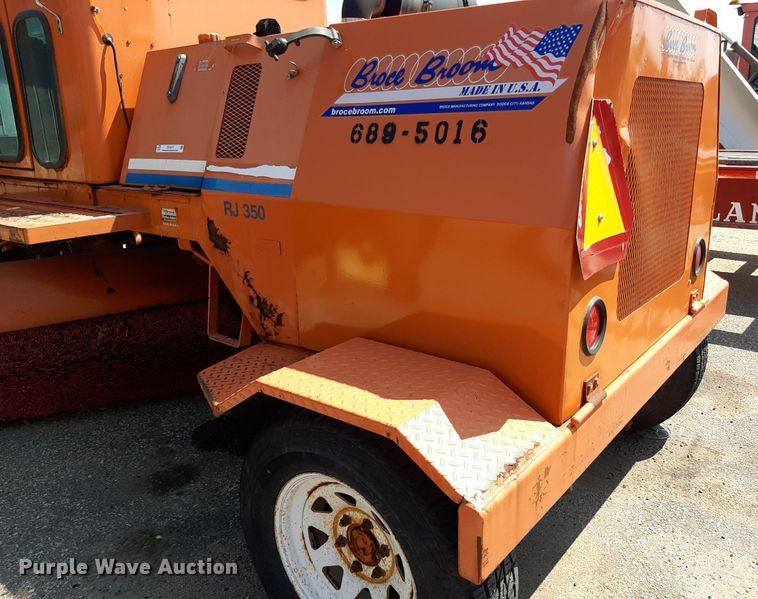 image for item OF9417 2006 Broce RJ350  broom