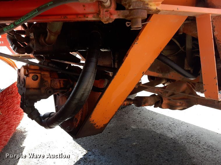 image for item OF9417 2006 Broce RJ350  broom