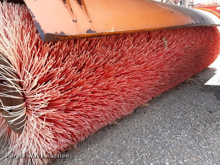 image for item OF9417 2006 Broce RJ350  broom