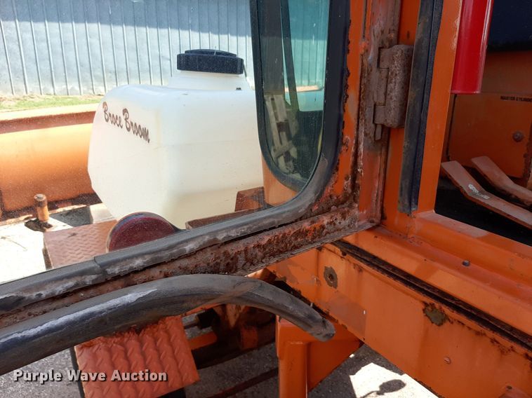 image for item OF9417 2006 Broce RJ350  broom