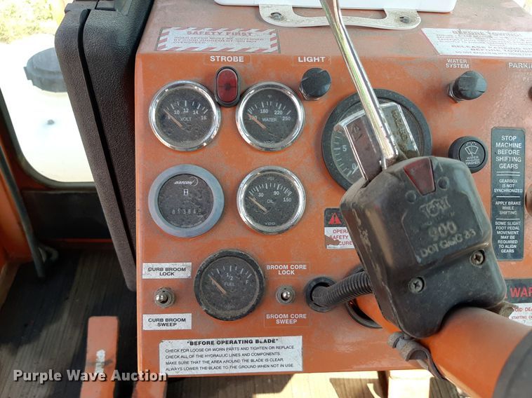 image for item OF9417 2006 Broce RJ350  broom