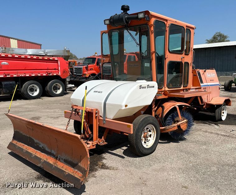 image for item OF9418 2001 Broce CR350  broom