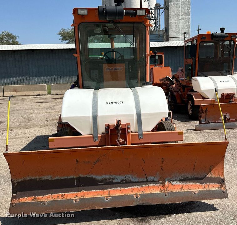 image for item OF9418 2001 Broce CR350  broom