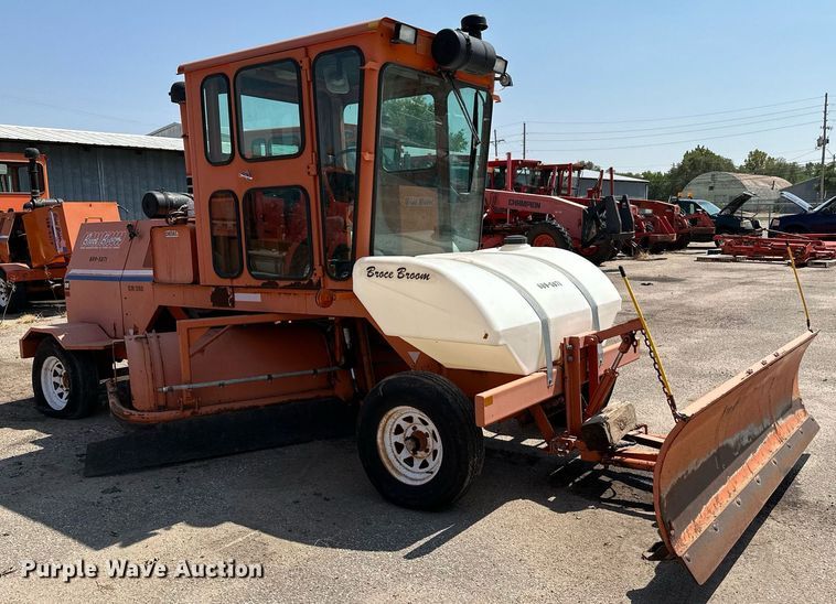 image for item OF9418 2001 Broce CR350  broom