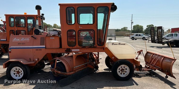 image for item OF9418 2001 Broce CR350  broom