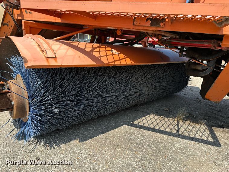 image for item OF9418 2001 Broce CR350  broom