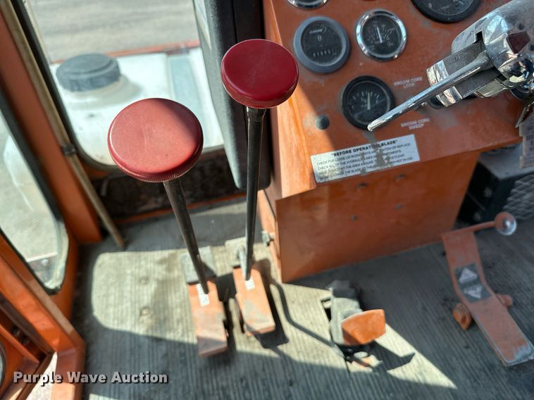 image for item OF9418 2001 Broce CR350  broom