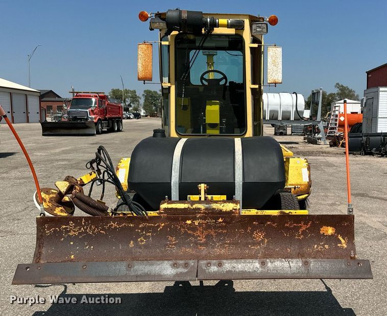 image for item OF9419 2007 Superior Broom DT80-C  broom