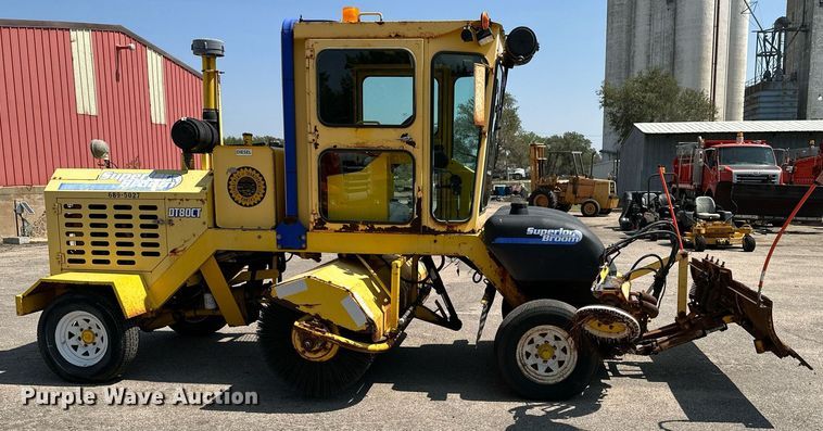 image for item OF9419 2007 Superior Broom DT80-C  broom