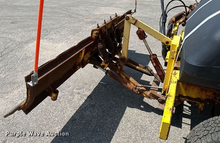 image for item OF9419 2007 Superior Broom DT80-C  broom