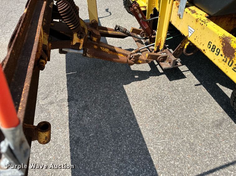 image for item OF9419 2007 Superior Broom DT80-C  broom