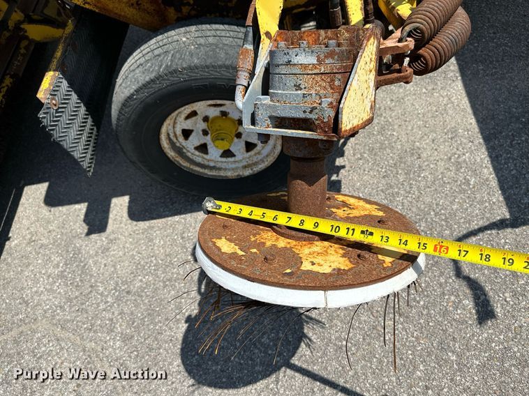 image for item OF9419 2007 Superior Broom DT80-C  broom