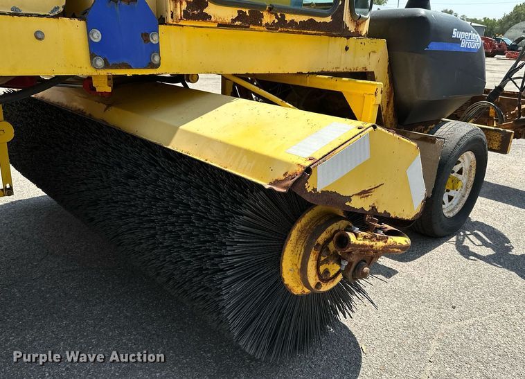 image for item OF9419 2007 Superior Broom DT80-C  broom