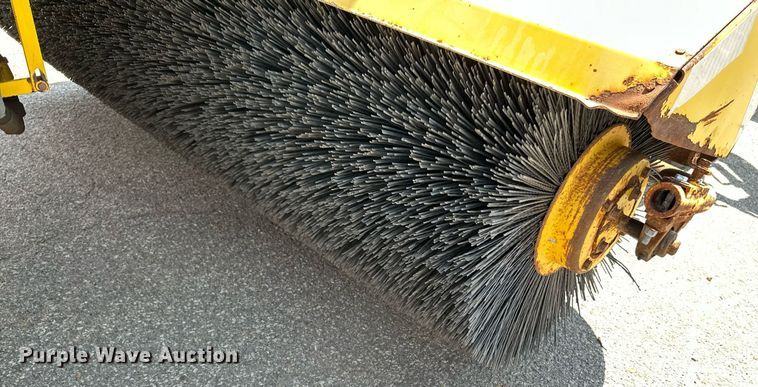 image for item OF9419 2007 Superior Broom DT80-C  broom