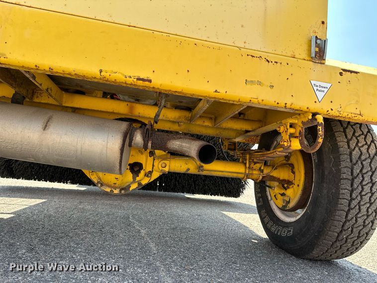 image for item OF9419 2007 Superior Broom DT80-C  broom