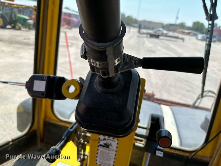 image for item OF9419 2007 Superior Broom DT80-C  broom