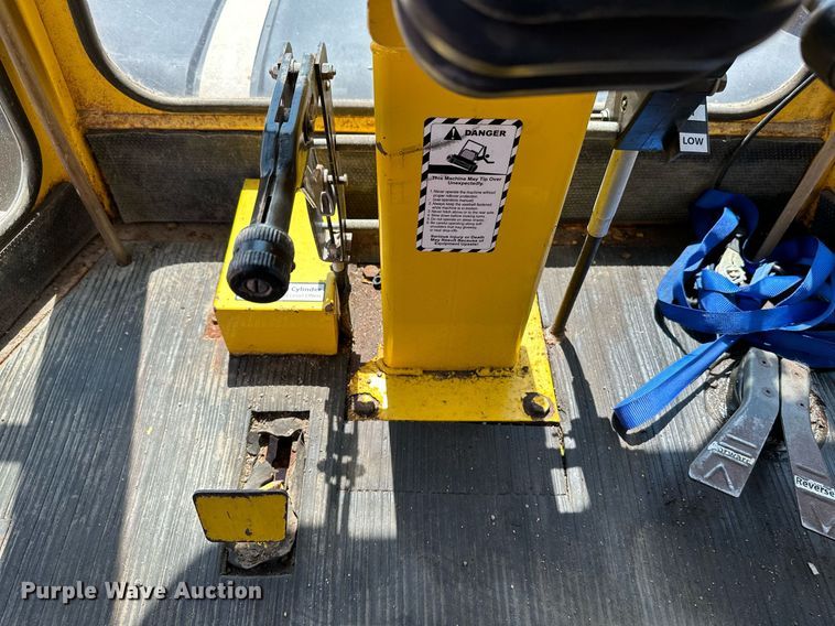 image for item OF9419 2007 Superior Broom DT80-C  broom