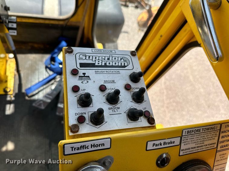 image for item OF9419 2007 Superior Broom DT80-C  broom