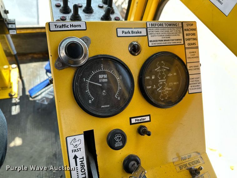 image for item OF9419 2007 Superior Broom DT80-C  broom