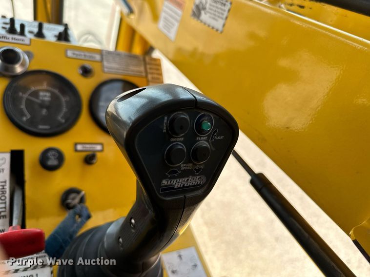 image for item OF9419 2007 Superior Broom DT80-C  broom