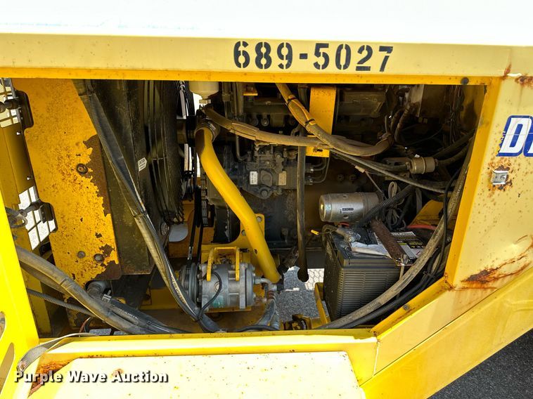 image for item OF9419 2007 Superior Broom DT80-C  broom